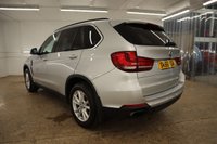 USED 2016 65 BMW X5 2.0 XDRIVE40E SE 5d 242 BHP IN FABULOUS GLACIER SILVER WITH BLACK DAKOTA LEATHER INTERIOR WITH FACTORY EXTRAS OF PANORAMIC SUNROOF, SUN PROTECTION GLAZING, REVERSING ASSIST CAMERA & SURROUND VIEW