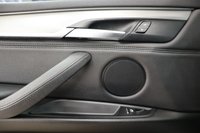 USED 2016 65 BMW X5 2.0 XDRIVE40E SE 5d 242 BHP IN FABULOUS GLACIER SILVER WITH BLACK DAKOTA LEATHER INTERIOR WITH FACTORY EXTRAS OF PANORAMIC SUNROOF, SUN PROTECTION GLAZING, REVERSING ASSIST CAMERA & SURROUND VIEW