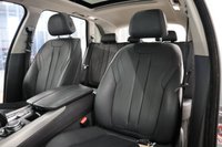 USED 2016 65 BMW X5 2.0 XDRIVE40E SE 5d 242 BHP IN FABULOUS GLACIER SILVER WITH BLACK DAKOTA LEATHER INTERIOR WITH FACTORY EXTRAS OF PANORAMIC SUNROOF, SUN PROTECTION GLAZING, REVERSING ASSIST CAMERA & SURROUND VIEW