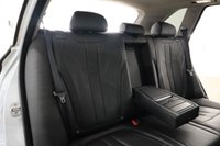 USED 2016 65 BMW X5 2.0 XDRIVE40E SE 5d 242 BHP IN FABULOUS GLACIER SILVER WITH BLACK DAKOTA LEATHER INTERIOR WITH FACTORY EXTRAS OF PANORAMIC SUNROOF, SUN PROTECTION GLAZING, REVERSING ASSIST CAMERA & SURROUND VIEW