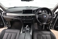 USED 2016 65 BMW X5 2.0 XDRIVE40E SE 5d 242 BHP IN FABULOUS GLACIER SILVER WITH BLACK DAKOTA LEATHER INTERIOR WITH FACTORY EXTRAS OF PANORAMIC SUNROOF, SUN PROTECTION GLAZING, REVERSING ASSIST CAMERA & SURROUND VIEW
