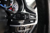 USED 2016 65 BMW X5 2.0 XDRIVE40E SE 5d 242 BHP IN FABULOUS GLACIER SILVER WITH BLACK DAKOTA LEATHER INTERIOR WITH FACTORY EXTRAS OF PANORAMIC SUNROOF, SUN PROTECTION GLAZING, REVERSING ASSIST CAMERA & SURROUND VIEW