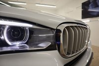 USED 2016 65 BMW X5 2.0 XDRIVE40E SE 5d 242 BHP IN FABULOUS GLACIER SILVER WITH BLACK DAKOTA LEATHER INTERIOR WITH FACTORY EXTRAS OF PANORAMIC SUNROOF, SUN PROTECTION GLAZING, REVERSING ASSIST CAMERA & SURROUND VIEW