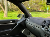 USED 2013 13 VOLKSWAGEN TIGUAN 2.0 R LINE TDI BLUEMOTION TECH 4MOTION DSG 5d 139 BHP 