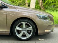 USED 2012 62 VOLVO V40 1.6 T3 SE 5d 148 BHP 