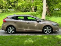 USED 2012 62 VOLVO V40 1.6 T3 SE 5d 148 BHP 