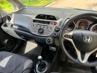 USED 2010 60 HONDA JAZZ 1.3 I-VTEC SI 5d 98 BHP 