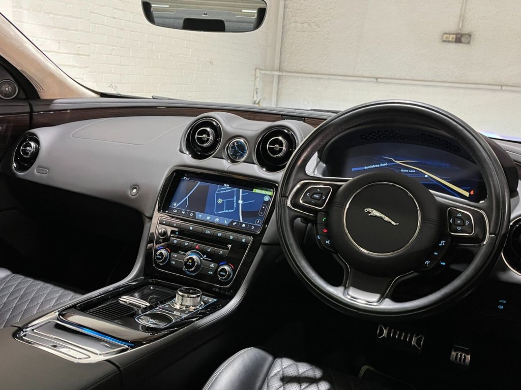 USED 2018 18 JAGUAR XJ 3.0 D V6 PORTFOLIO 4d 296 BHP 