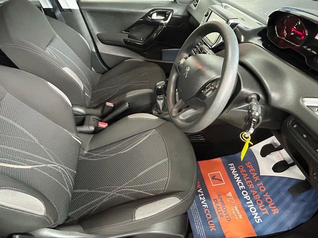 2014 PEUGEOT 208 - Photo 9