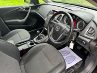 USED 2011 61 VAUXHALL ASTRA 1.6 SE 5d 113 BHP 