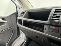 USED 2019 69 VOLKSWAGEN TRANSPORTER SHUTTLE 2.0 T32 TDI SHUTTLE SE BMT 5d 148 BHP Super Low Mileage 25679 Miles