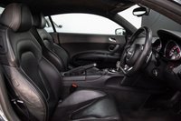 USED 2013 62 AUDI R8 5.2 V10 QUATTRO 