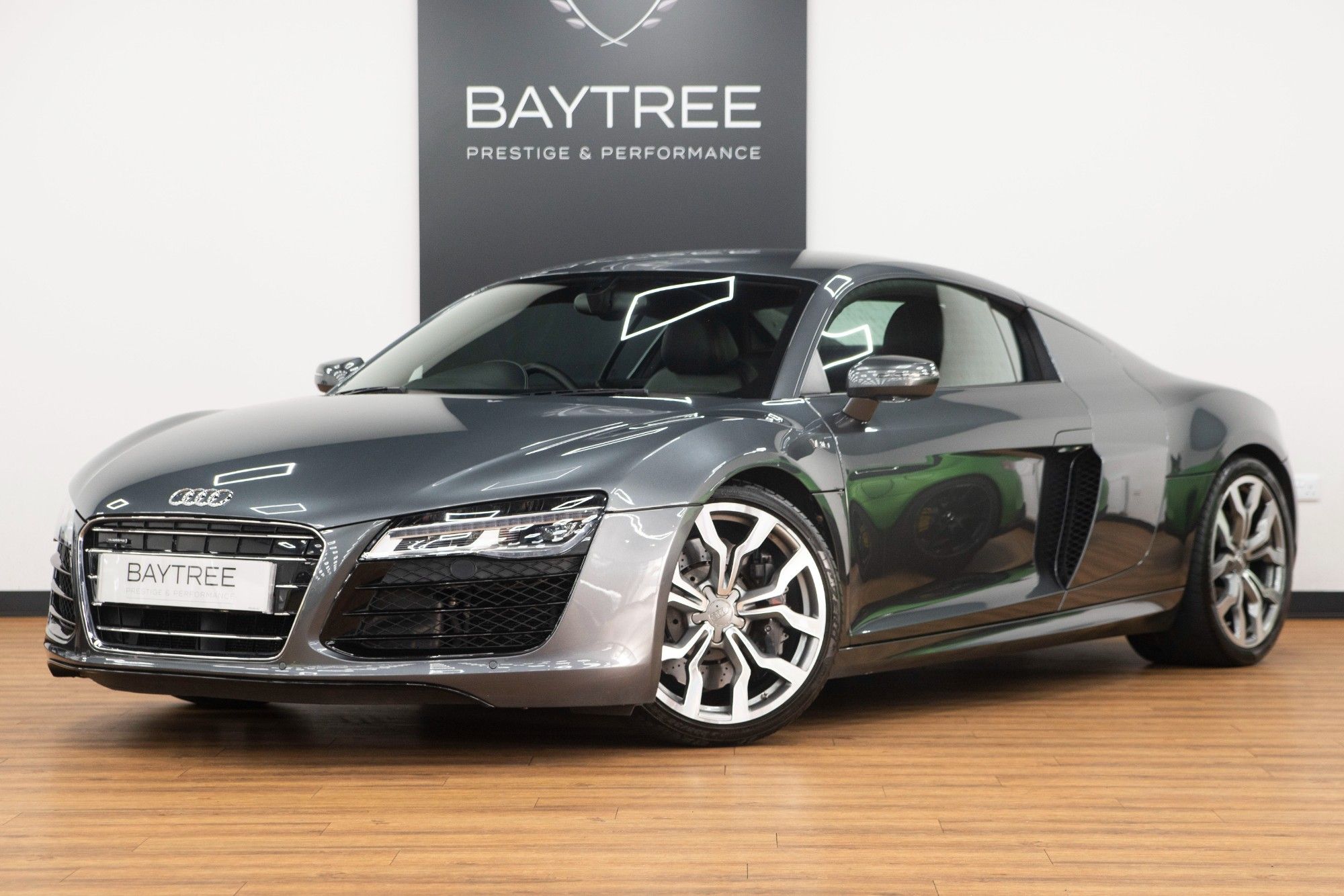 USED 2013 62 AUDI R8 5.2 V10 QUATTRO 