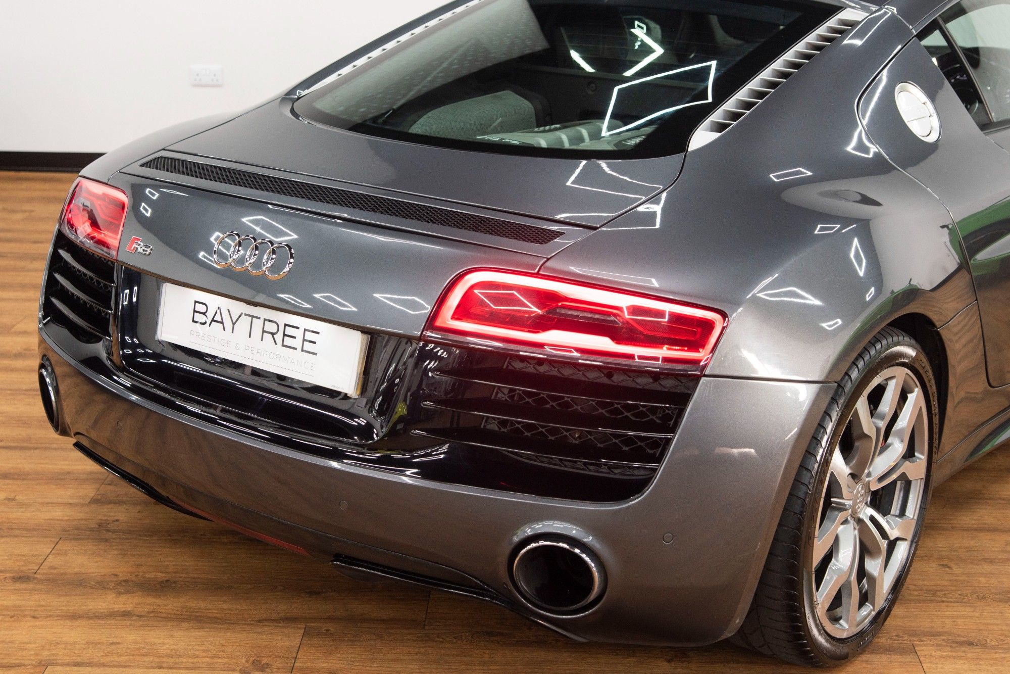 USED 2013 62 AUDI R8 5.2 V10 QUATTRO 