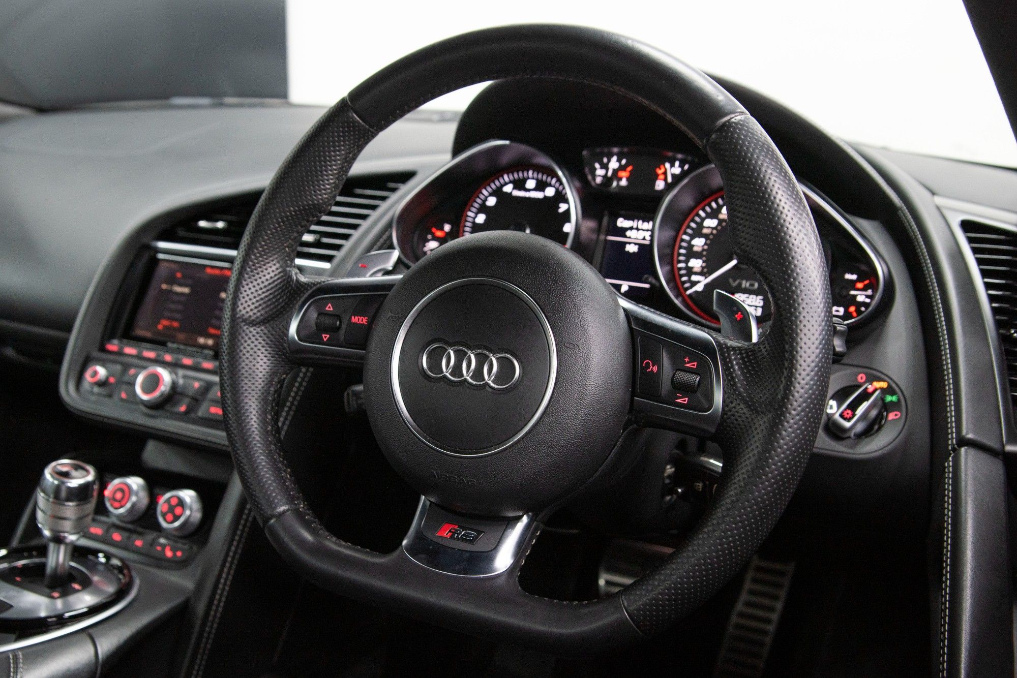 USED 2013 62 AUDI R8 5.2 V10 QUATTRO 