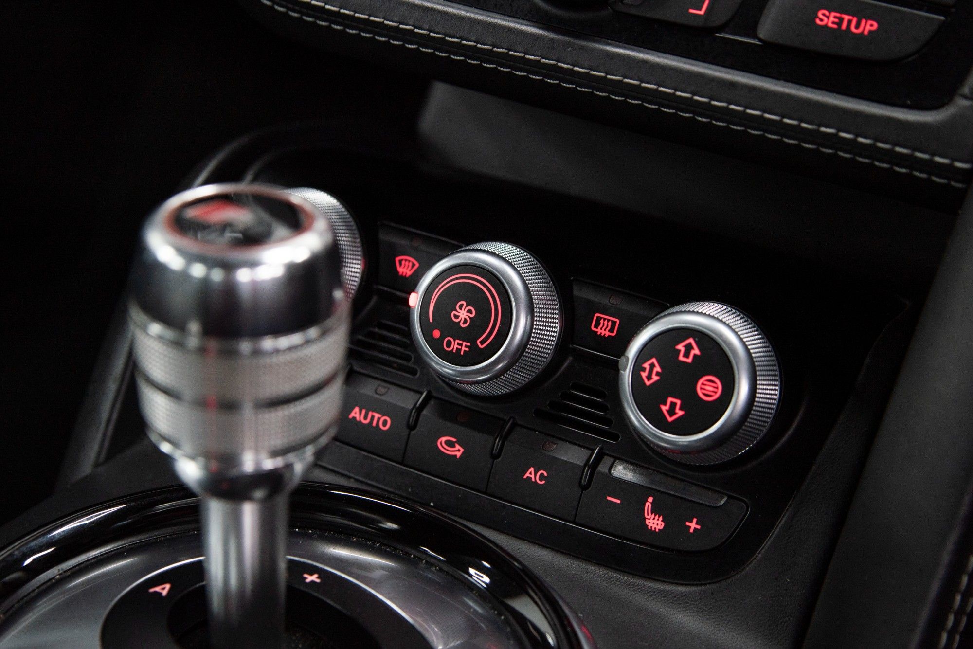 USED 2013 62 AUDI R8 5.2 V10 QUATTRO 