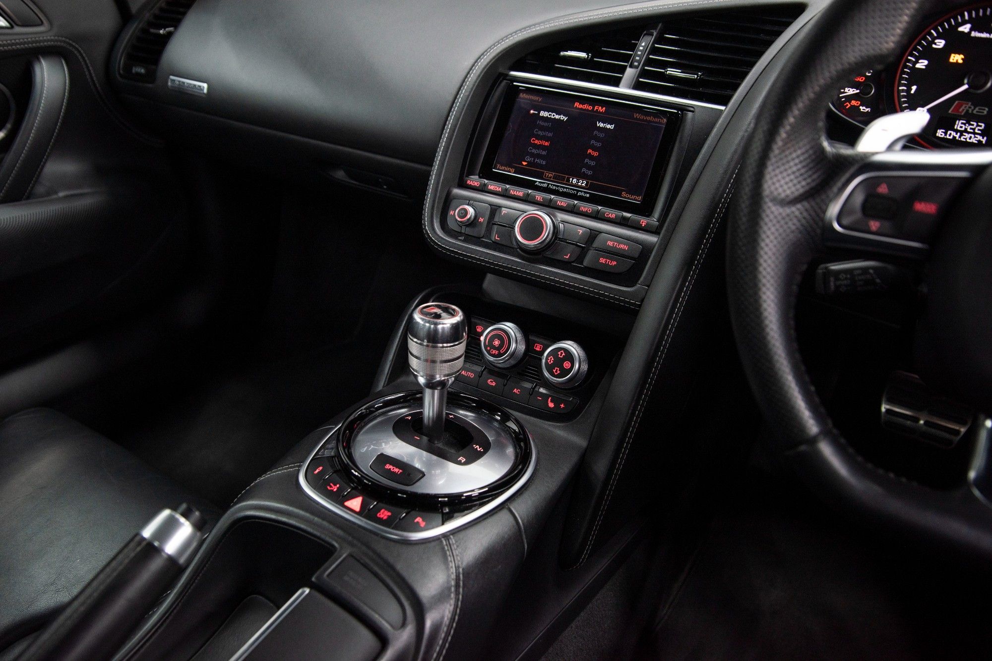USED 2013 62 AUDI R8 5.2 V10 QUATTRO 