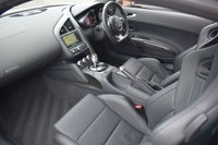 USED 2015 15 AUDI R8 5.2 V10 PLUS QUATTRO 2d 543 BHP 1 OWNER / CARBON SIDEBLADES