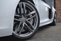 USED 2015 15 AUDI R8 5.2 V10 PLUS QUATTRO 2d 543 BHP 1 OWNER / CARBON SIDEBLADES