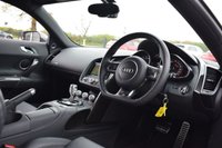 USED 2015 15 AUDI R8 5.2 V10 PLUS QUATTRO 2d 543 BHP 1 OWNER / CARBON SIDEBLADES