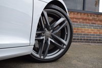 USED 2015 15 AUDI R8 5.2 V10 PLUS QUATTRO 2d 543 BHP 1 OWNER / CARBON SIDEBLADES