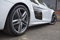 USED 2015 15 AUDI R8 5.2 V10 PLUS QUATTRO 2d 543 BHP 1 OWNER / CARBON SIDEBLADES