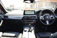 USED 2020 70 BMW 5 SERIES 2.0 520D M SPORT MHEV 4d 188 BHP M SPORT PLUS / HARMAN KARDON