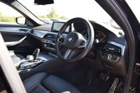 USED 2020 70 BMW 5 SERIES 2.0 520D M SPORT MHEV 4d 188 BHP M SPORT PLUS / HARMAN KARDON