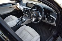 USED 2017 67 BMW 5 SERIES 3.0 540I XDRIVE M SPORT TOURING 5d 335 BHP PAN ROOF / ADAPTIVE SUSPENSION