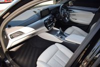 USED 2017 67 BMW 5 SERIES 3.0 540I XDRIVE M SPORT TOURING 5d 335 BHP PAN ROOF / ADAPTIVE SUSPENSION