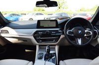 USED 2017 67 BMW 5 SERIES 3.0 540I XDRIVE M SPORT TOURING 5d 335 BHP PAN ROOF / ADAPTIVE SUSPENSION
