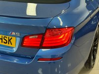 USED 2013 63 BMW M5 4.4 M5 4d 553 BHP AMAZING BMW SERVICE HISTORY + 20" ALLOYS + H/K SYS + SOFT CLOSE!