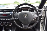 USED 2013 63 ALFA ROMEO GIULIETTA 1.4 TB MULTIAIR SPORTIVA 5d 170 BHP FSH / 18" ALLOYS / LEATHER