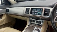 USED 2014 14 JAGUAR XF 2.2 D LUXURY 4d 163 BHP 