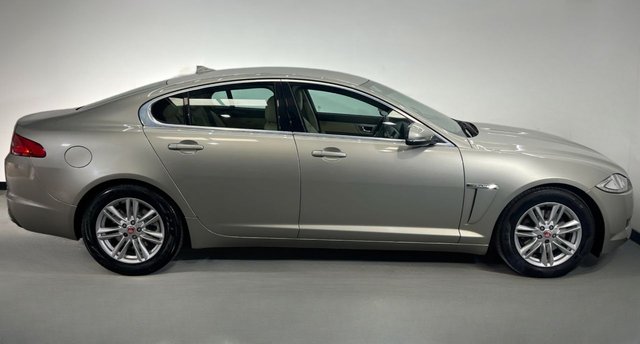 2014 JAGUAR XF - Photo 8