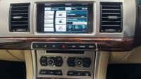 USED 2013 13 JAGUAR XF 2.2 D LUXURY SPORTBRAKE 5d 200 BHP 