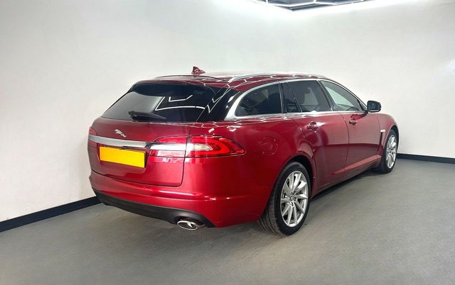 2013 JAGUAR XF - Photo 2