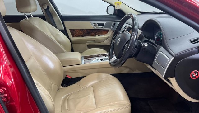 2013 JAGUAR XF - Photo 10