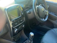 USED 2017 67 RENAULT CLIO 1.2 SIGNATURE NAV TCE 5d 117 BHP STUNNING COLOUR.....MEGA SPEC