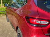 USED 2017 67 RENAULT CLIO 1.2 SIGNATURE NAV TCE 5d 117 BHP STUNNING COLOUR.....MEGA SPEC