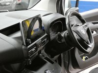 USED 2021 21 VAUXHALL COMBO LIFE 1.2 SE S/S 5d 129 BHP BIG SPEC 5 SEATS CAMERA KEYLESS ENTRY AND GO BLUETOOTH CRUISE PARKING SENSORS 1 OWNER EXCELLENT SERVICE HISTORY 6 MONTHS GOLD WARRANTY