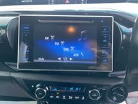 USED 2017 17 TOYOTA HI-LUX 2.4 INVINCIBLE 4WD D-4D DCB 148 BHP ** NO VAT * CANOPY+REVERSING CAMERA