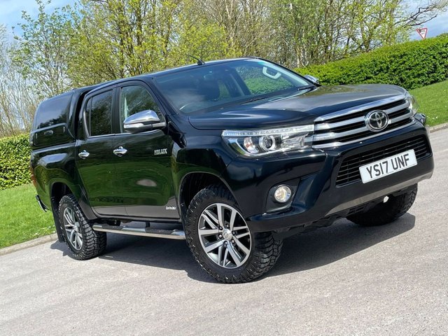 2017 17 Toyota HI-Lux 2.4 INVINCIBLE 4WD D-4D DCB 148 BHP