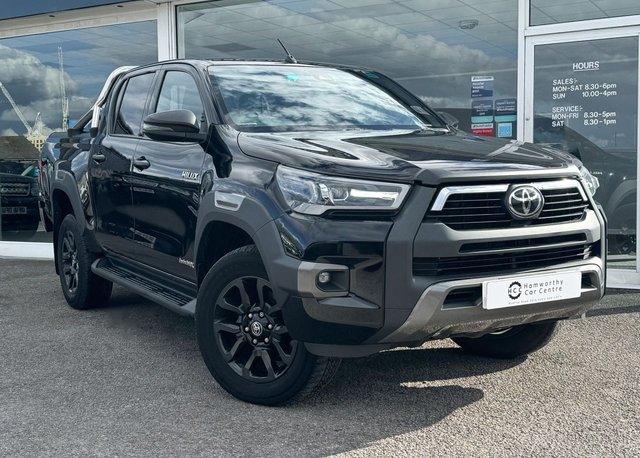 2021 70 Toyota HI-Lux 2.8 INVINCIBLE X 4WD D-4D DCB 202 BHP TOYOTA WARRANTY TILL 2026