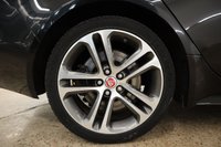 USED 2017 S JAGUAR XE 2.0 D R-SPORT AWD 4d 178 BHP AWD SPORTS  FINISHED IN THE BEST COLOUR ULTIMATE BLACK WITH PANORAMIC ROOF