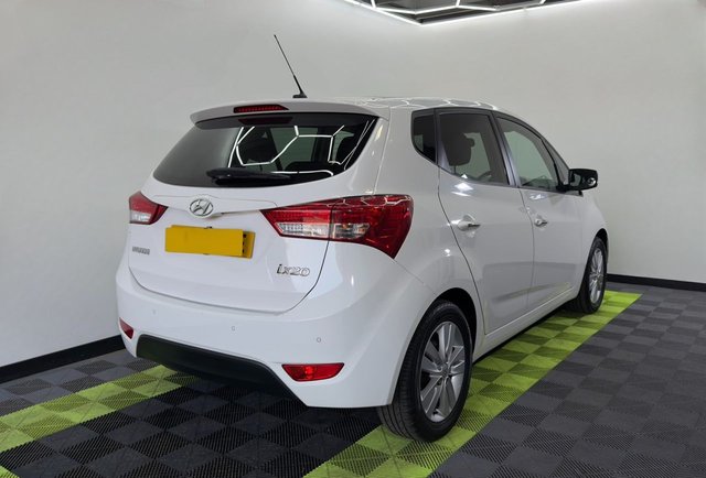 2012 HYUNDAI IX20 - Photo 2