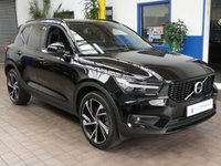 USED 2020 70 VOLVO XC40 2.0 B4 R-DESIGN PRO MHEV 5d 195 BHP SAT NAV HEATED SEATS PART LEATHER INTERIOR PARKING SENSORS 1 OWNER VOLVO SERVICE HISTORY 6 MONTHS GOLD WARRANTY