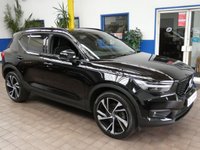 USED 2020 70 VOLVO XC40 2.0 B4 R-DESIGN PRO MHEV 5d 195 BHP SAT NAV HEATED SEATS PART LEATHER INTERIOR PARKING SENSORS 1 OWNER VOLVO SERVICE HISTORY 6 MONTHS GOLD WARRANTY