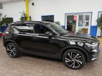 USED 2020 70 VOLVO XC40 2.0 B4 R-DESIGN PRO MHEV 5d 195 BHP SAT NAV HEATED SEATS PART LEATHER INTERIOR PARKING SENSORS 1 OWNER VOLVO SERVICE HISTORY 6 MONTHS GOLD WARRANTY