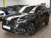 USED 2020 70 VOLVO XC40 2.0 B4 R-DESIGN PRO MHEV 5d 195 BHP SAT NAV HEATED SEATS PART LEATHER INTERIOR PARKING SENSORS 1 OWNER VOLVO SERVICE HISTORY 6 MONTHS GOLD WARRANTY